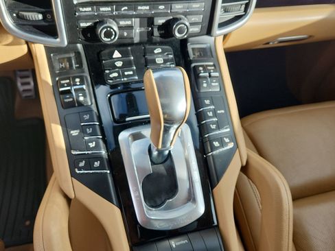 Used 2014 Porsche Cayenne S image 24