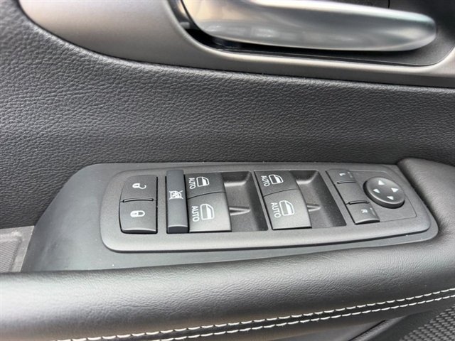 New 2027 Chrysler Pacifica Select FWD image 20