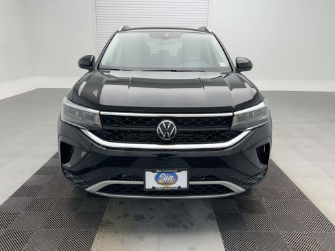 Used 2024 Volkswagen Taos SE image 6