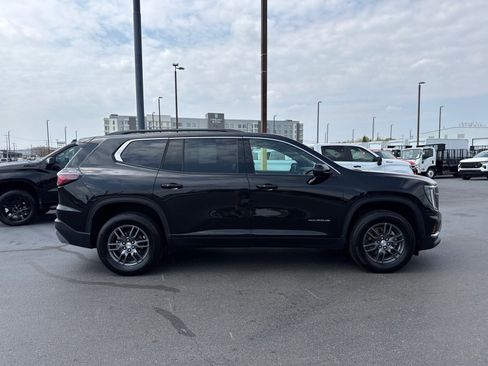 Used 2025 GMC Acadia Elevation image 2