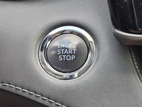 Used 2022 Toyota Highlander LE image 23