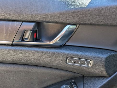 Used 2021 Honda Accord EX-L image 11