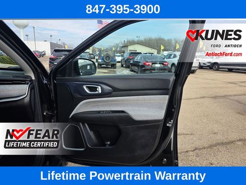 Used 2022 Jeep Compass Sport image 30