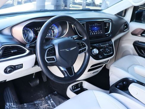 Used 2021 Chrysler Voyager Lxi image 43