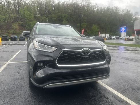 New 2026 Toyota Highlander Platinum AWD/4WD image 11