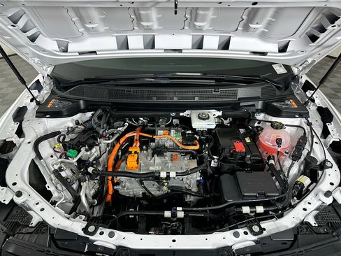 Used 2025 Chevrolet Equinox EV RS FWD image 33