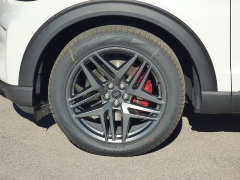 New 2026 Ford Explorer ST image 9