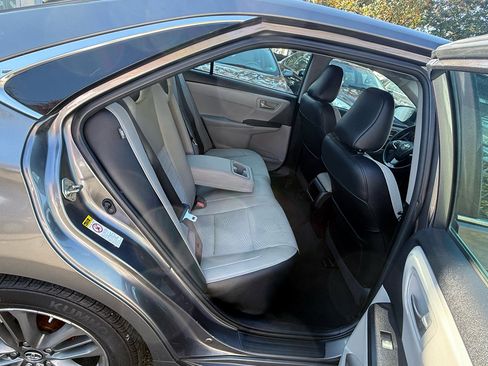 Used 2017 Toyota Camry SE image 28