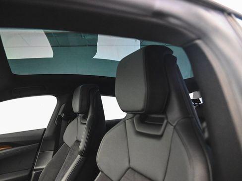 Used 2022 Audi e-tron GT Premium Plus image 30