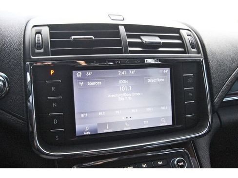 Used 2020 Lincoln Continental image 24