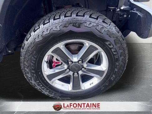 Used 2020 Jeep Wrangler Unlimited Sahara AWD/4WD image 30