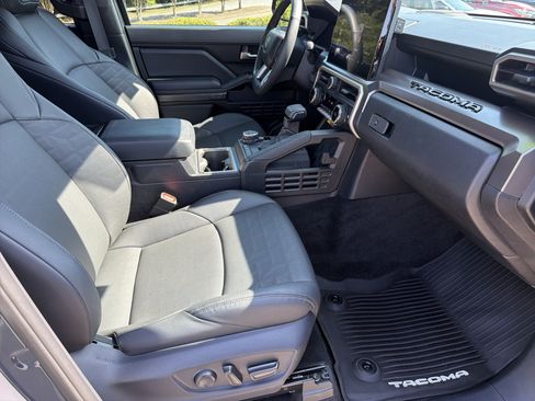 Used 2024 Toyota Tacoma TRD Off-Road w/ TRD Off Road Premium Package AWD/4WD image 24