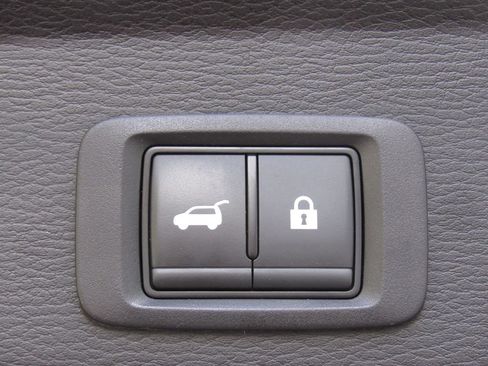 Used 2024 Mitsubishi Outlander 4WD Plug-In Hybrid image 25