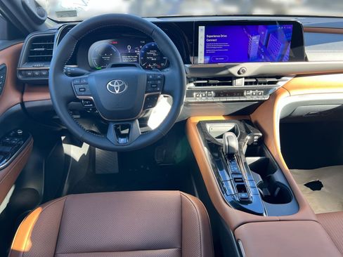 New 2025 Toyota Crown Signia image 18