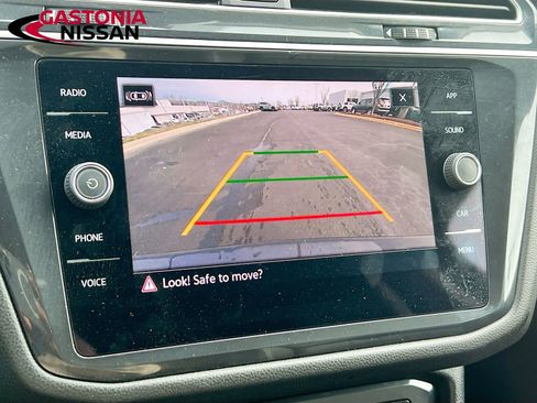 Used 2024 Volkswagen Tiguan SE image 17