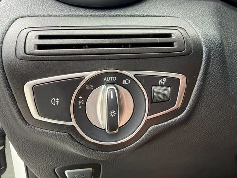 Used 2021 Mercedes-Benz GLC 300 4MATIC image 29