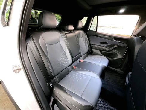 New 2026 Volkswagen Tiguan SE R-Line image 27