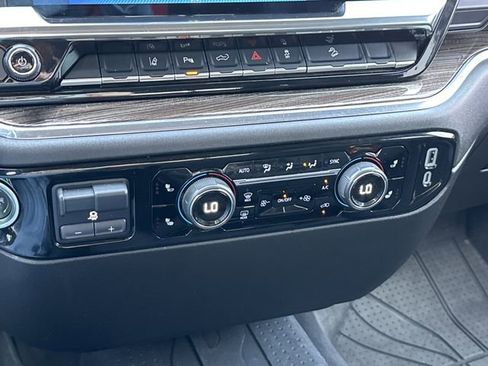 Certified 2025 Chevrolet Silverado 2500 LT w/ Z71 Chrome Sport Edition image 21