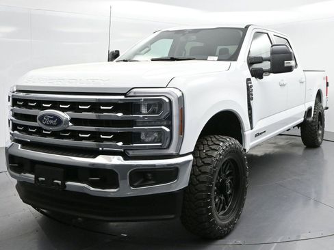 Used 2024 Ford F250 Lariat AWD/4WD image 3