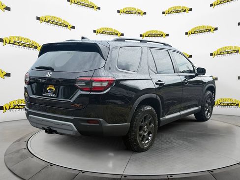 Used 2025 Honda Pilot TrailSport image 5
