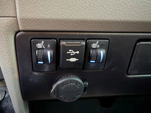 Used 2019 Toyota Sienna XLE image 30