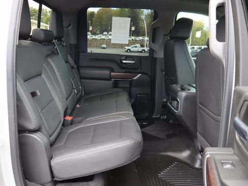 Used 2022 GMC Sierra 3500 SLT w/ SLT Convenience Package image 17