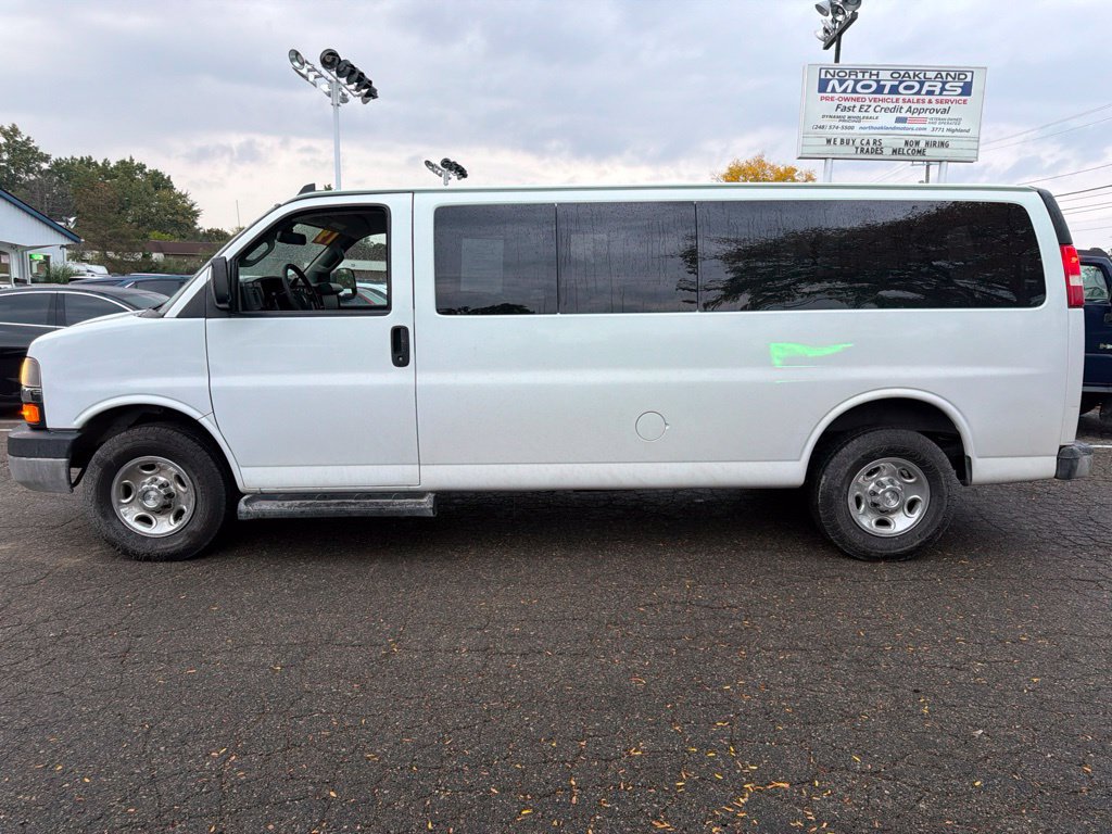 Used 2019 Chevrolet Express 3500 LT w/ LT Preferred Equipment Group RWD image 8