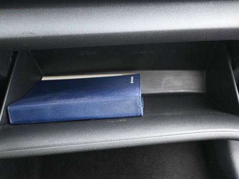 Used 2024 Hyundai Elantra Limited image 35