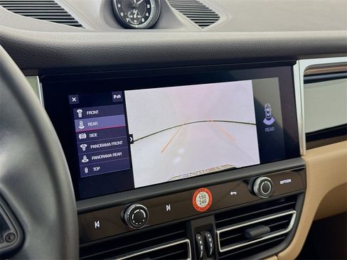 Certified 2025 Porsche Macan image 21
