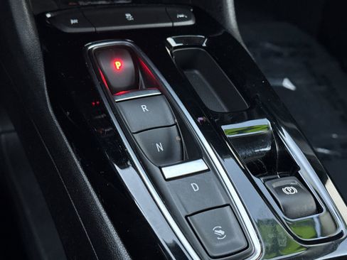 Used 2022 Chevrolet Bolt EUV Premier image 21