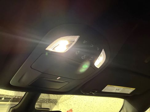 Used 2025 Chrysler Pacifica Select FWD image 18