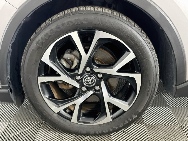 Used 2020 Toyota C-HR XLE FWD image 35