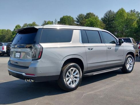New 2025 Chevrolet Suburban Premier AWD/4WD image 3