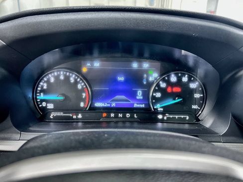 Used 2023 Ford Explorer XLT w/ Equipment Group 202A AWD/4WD image 17