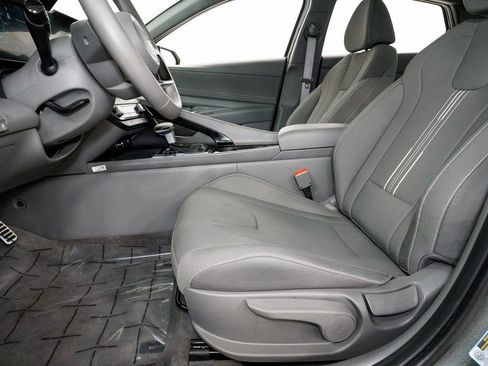 Used 2025 Hyundai Elantra SEL image 10