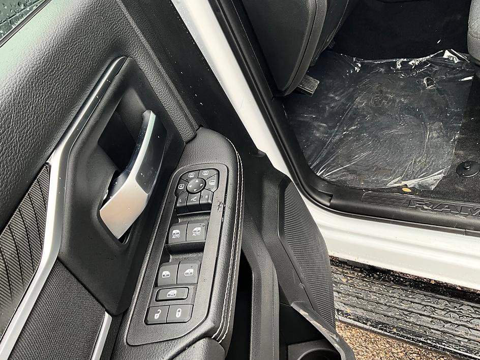 New 2027 RAM 3500 Big Horn AWD/4WD image 14