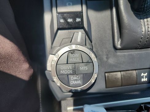 Used 2025 Toyota Tacoma TRD Off-Road AWD/4WD image 25