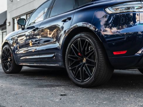 Used 2022 Porsche Macan GTS AWD/4WD image 9