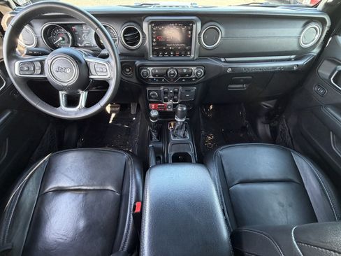 Used 2023 Jeep Wrangler Unlimited Rubicon 4xe AWD/4WD image 24