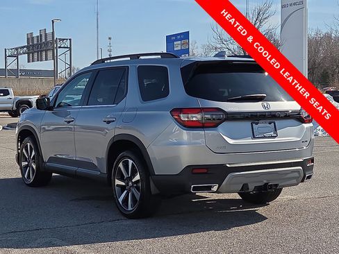 Used 2025 Honda Pilot Elite image 4