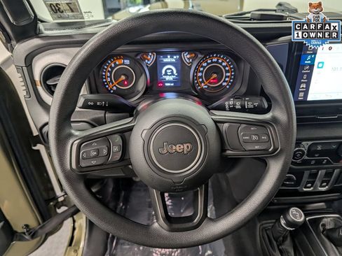 Used 2025 Jeep Wrangler Sport AWD/4WD image 25