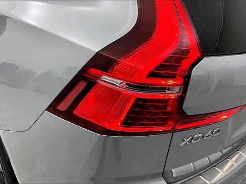 Used 2023 Volvo XC60 B5 Ultimate w/ Climate Package FWD image 40