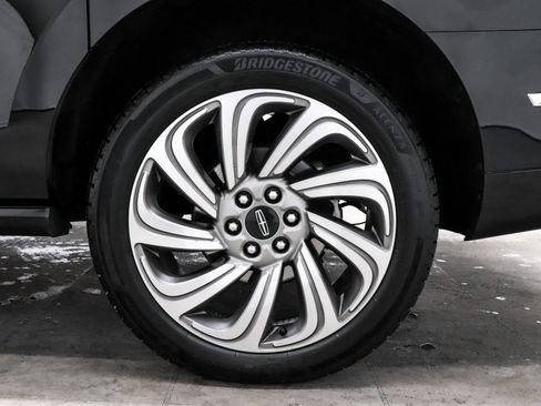 Used 2023 Lincoln Navigator L Reserve image 9