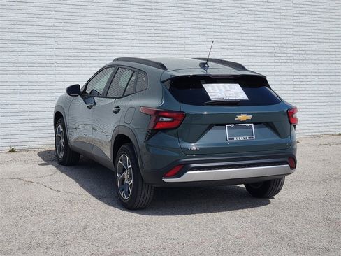 New 2026 Chevrolet Trax LT w/ LT Convenience Package image 3