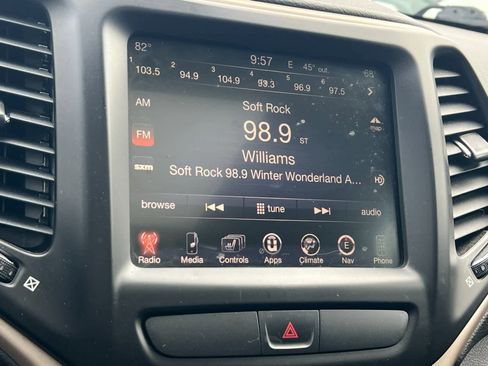 Used 2015 Jeep Cherokee Limited image 19