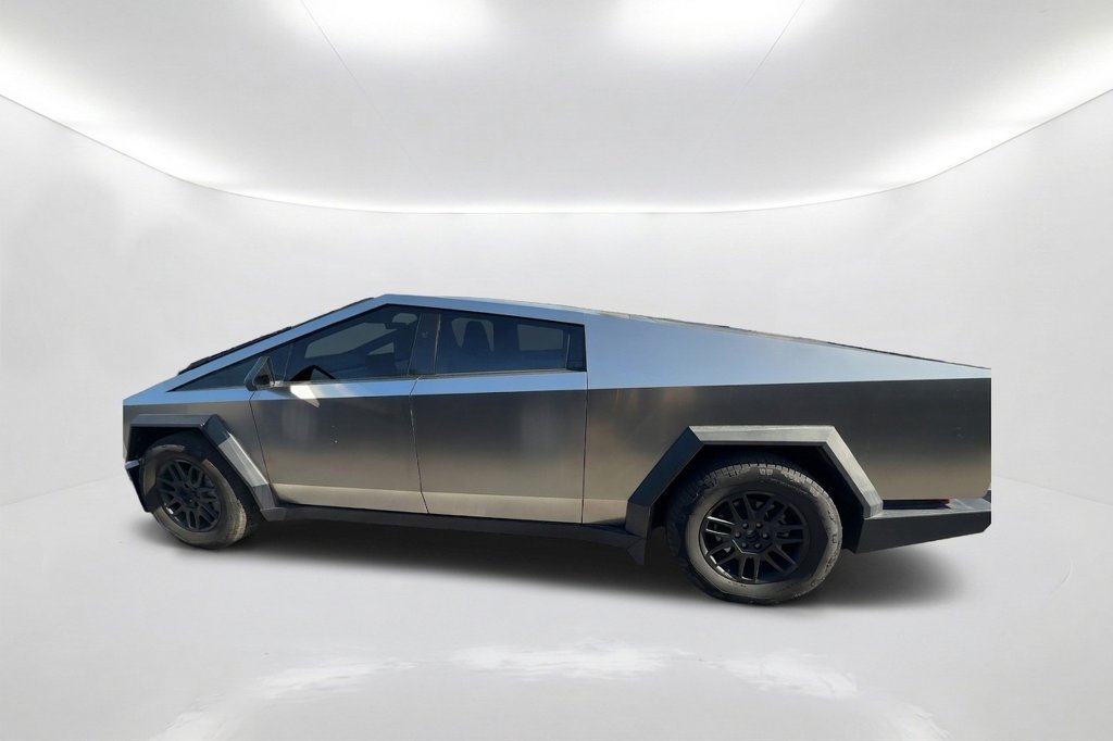 Used 2024 Tesla Cybertruck AWD Crew Cab image 9