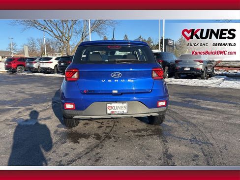 Used 2025 Hyundai Venue SEL image 7