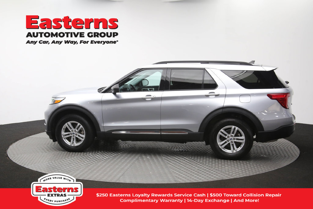 Used 2023 Ford Explorer XLT AWD/4WD image 64