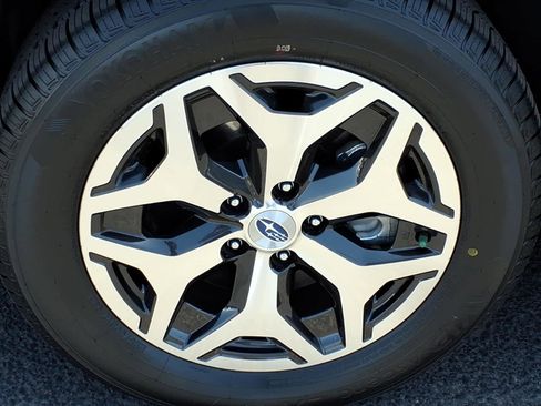 Certified 2024 Subaru Forester Premium AWD/4WD image 13
