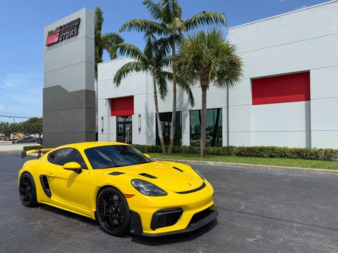 Used 2025 Porsche 718 Cayman GT4 RS RWD image 1